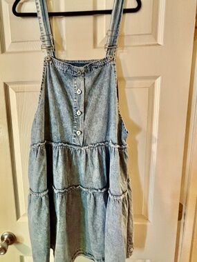 NWOT-Retro Acid Wash Overalls Dress. L-XL. Fits women's size 14-16.